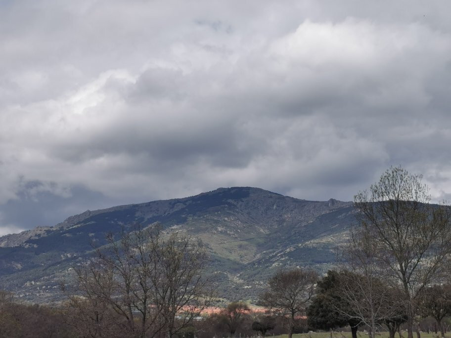 Monte Abantos景点图片