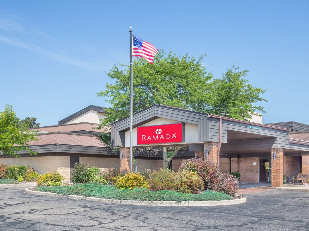 华美达沃帕卡酒店主图