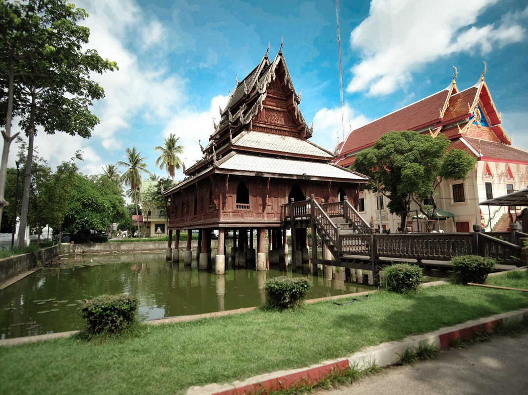Wat Thung Sri Muang景点图片