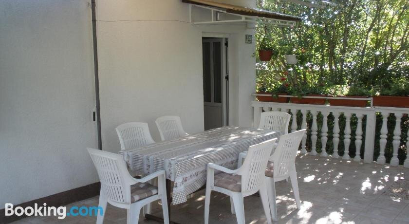 Apartments and Rooms Marsic