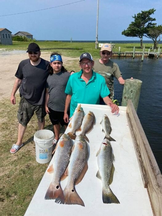 Tightlinez Charters景点图片