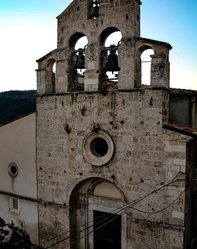 Chiesa Parrocchiale San Giovanni Battista-Castelvecchio Calvisio必去景点