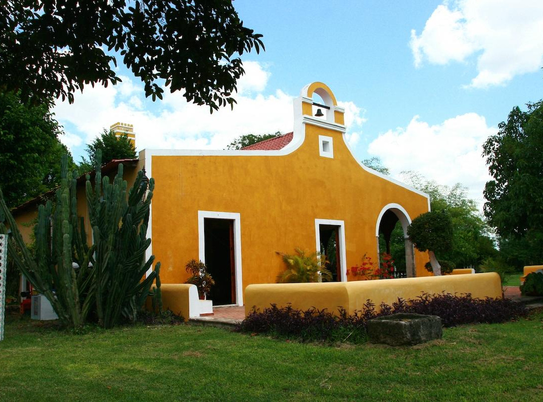Hacienda y Ruinas de Ake