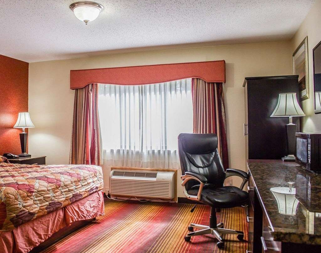 麦克阿瑟机场罗德威旅馆主图