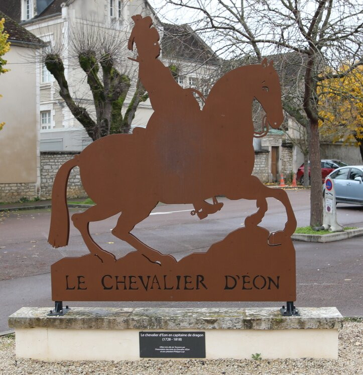 Sculpture « Le chevalier d'Eon »