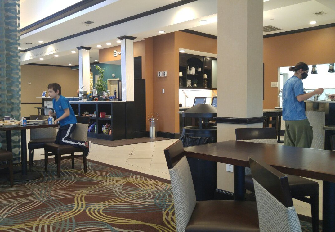 阿比林希尔顿花园酒店主图