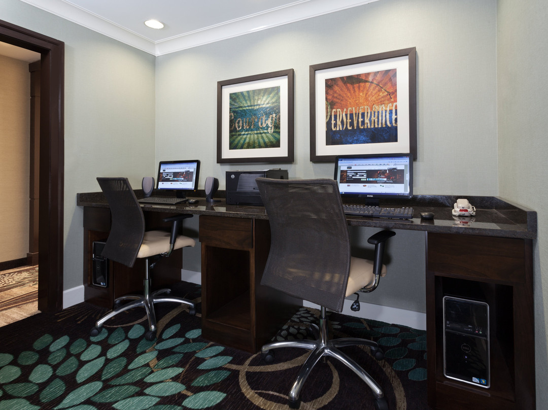 Staybridge Suites Springfield-South by IHG主图