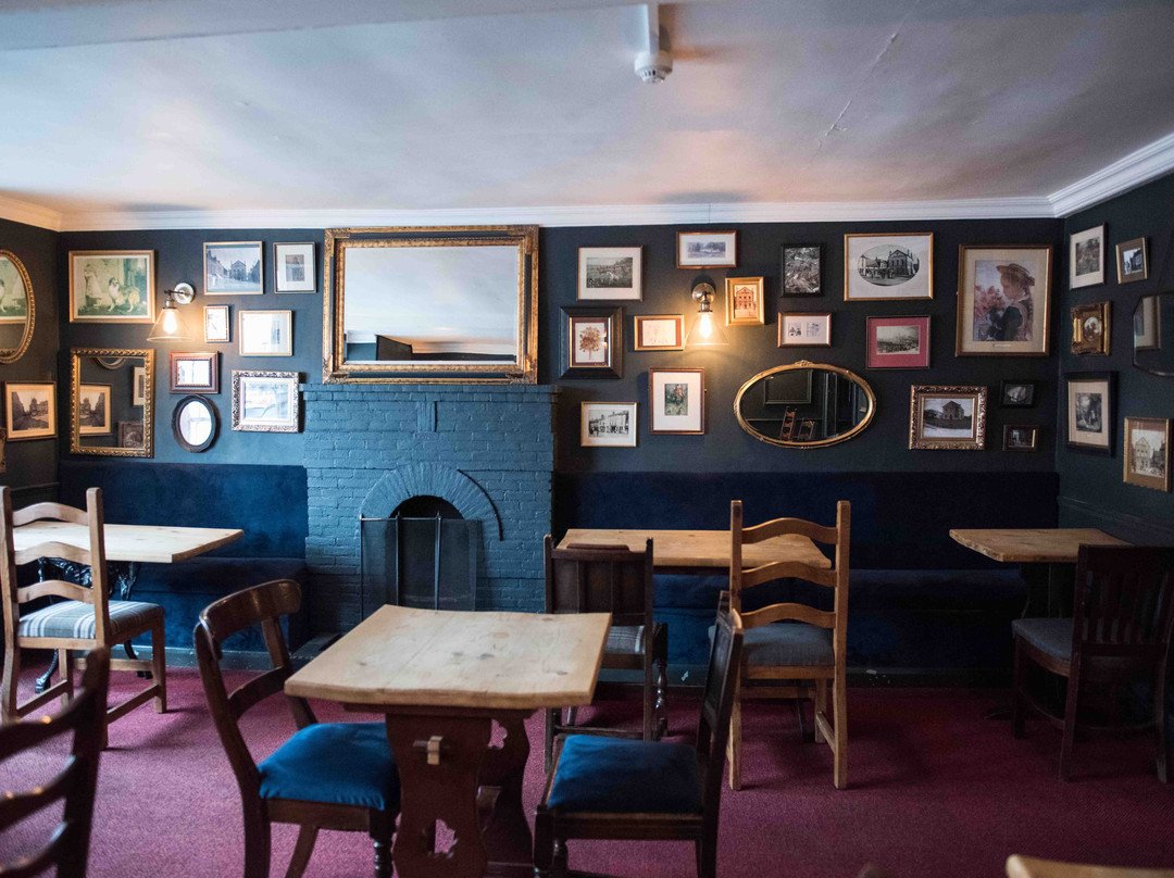 The George Hotel主图