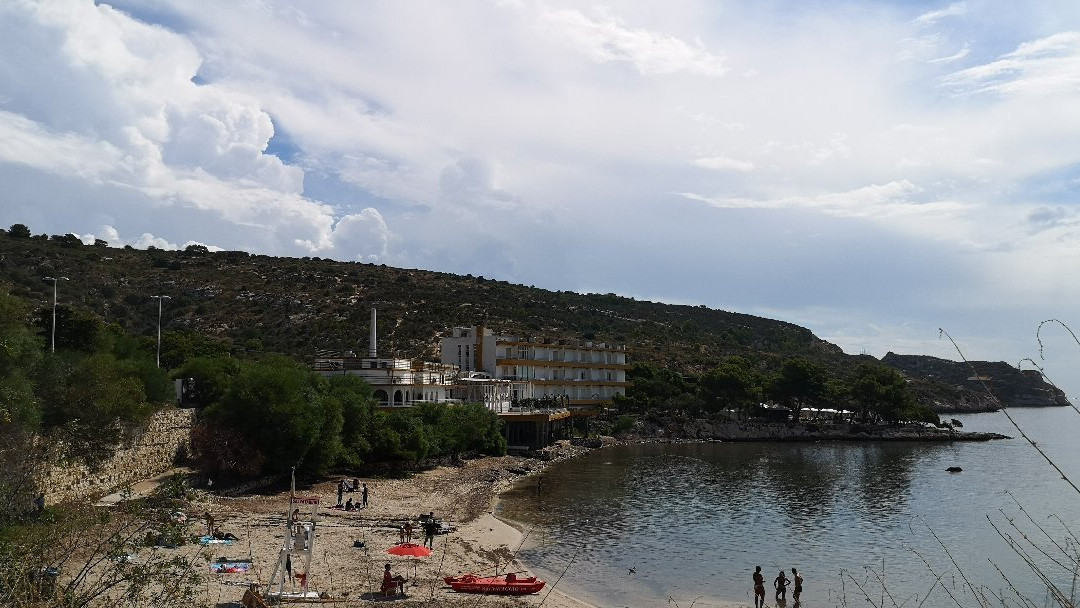 Calamosca Beach景点图片