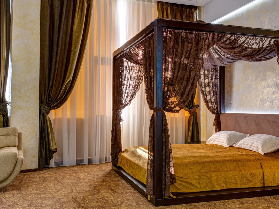 Khan-Chinar Hotel主图