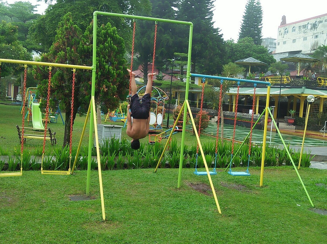 OYO 1996 Koneng Hotel主图