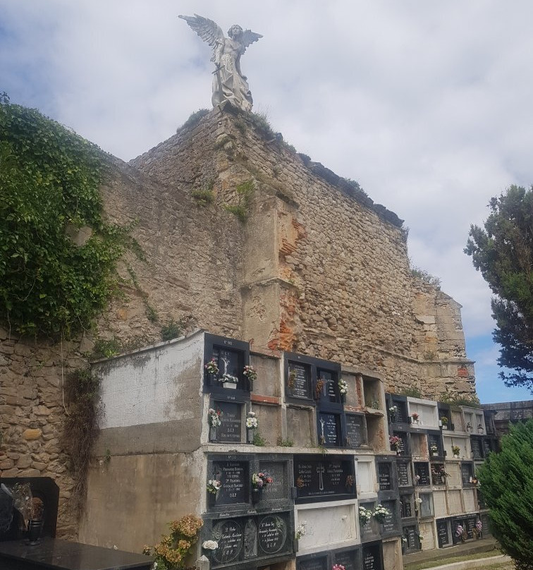 Cementerio de Comillas-科米利亚斯必去景点