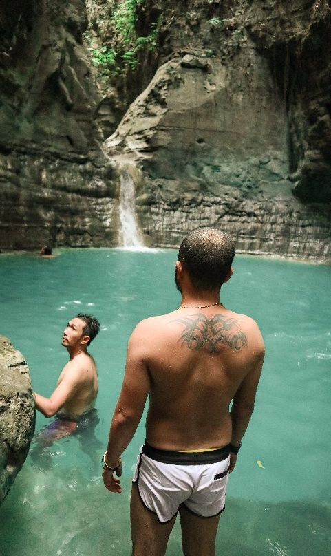 Waimarang Waterfall景点图片