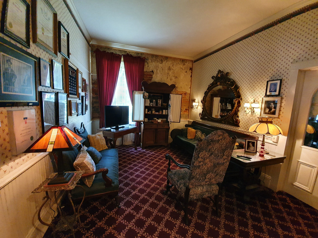 The Excelsior House主图