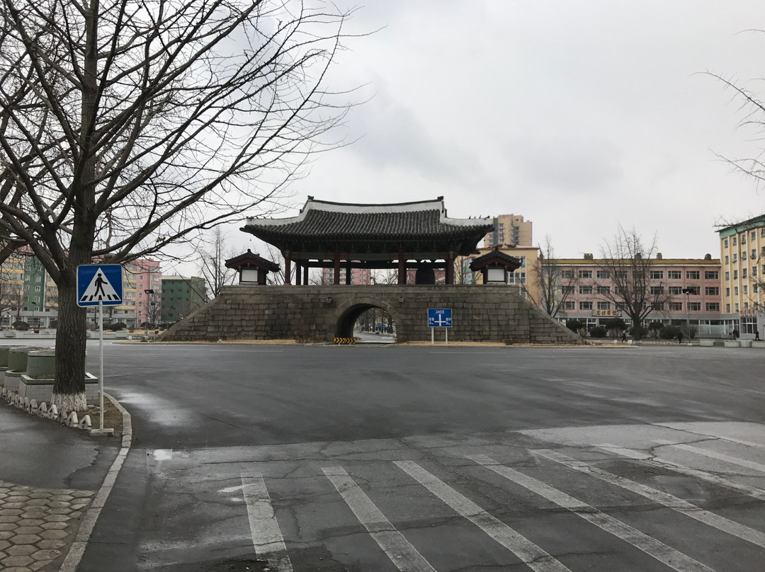 Kaesong Namdaemun景点图片