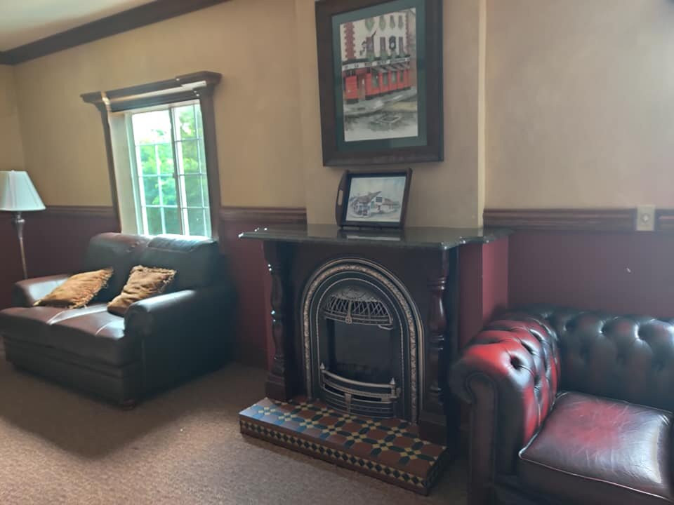 Irish Cottage Inn & Suites主图