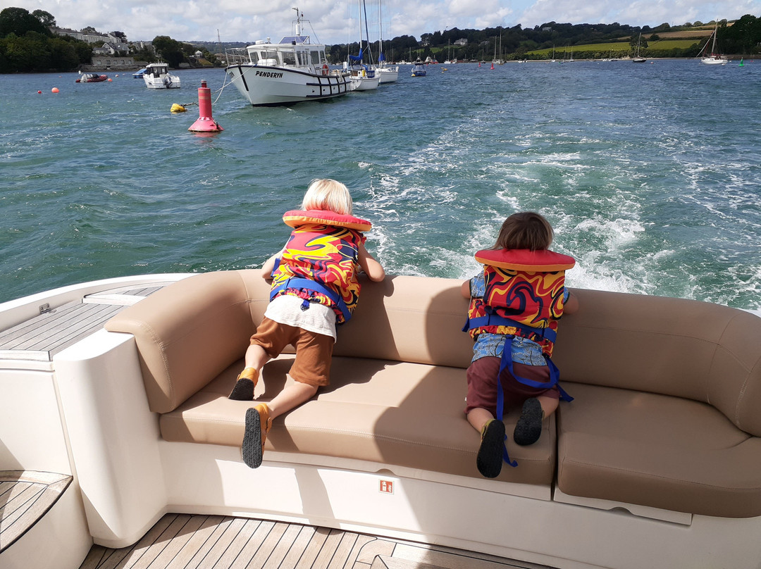 Falmouth Motorboat Charters景点图片