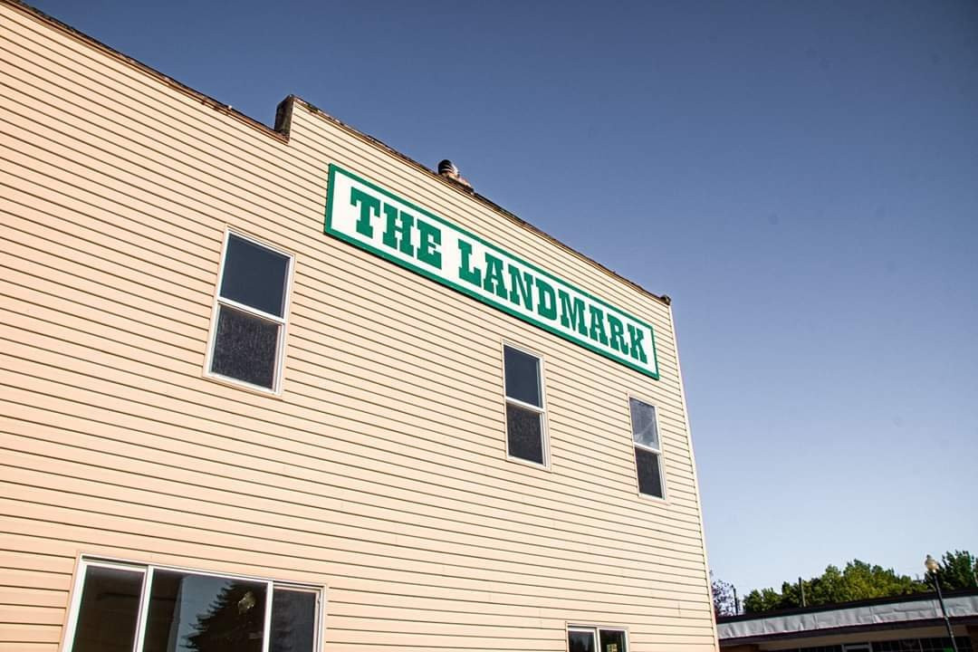 Eden餐馆和美食-The Landmark Bar & Grill