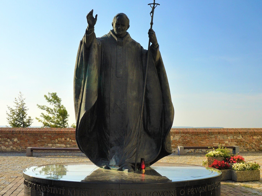Statue of John Paul II-Nitra必去景点