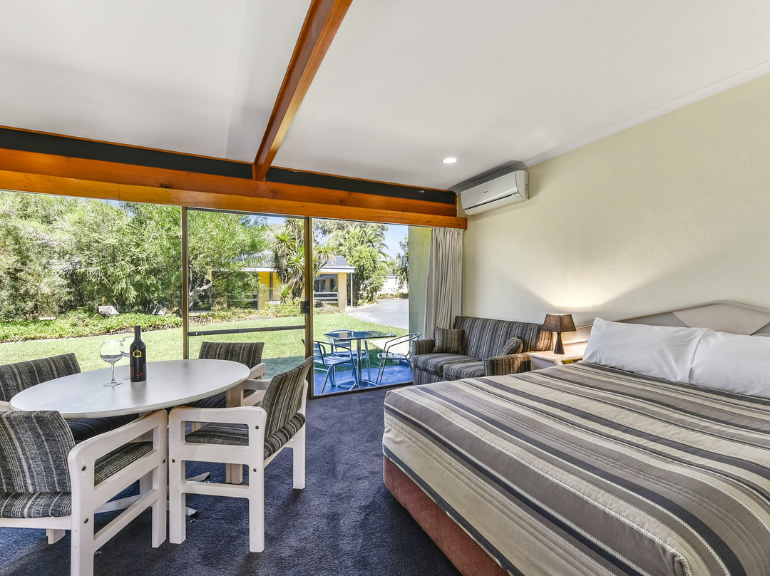 William Macintosh Motor Lodge主图