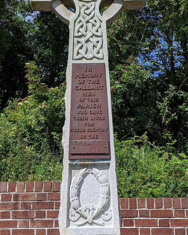 Dunlop War Memorial景点图片