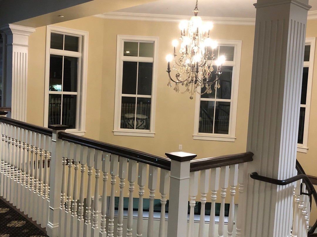 The Mount Vernon Grand Hotel主图