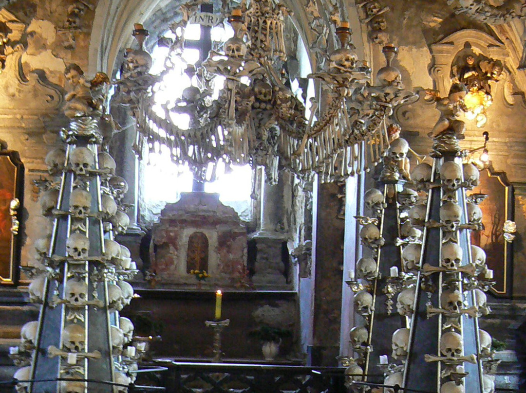 Ossuary at the Church of St James景点图片