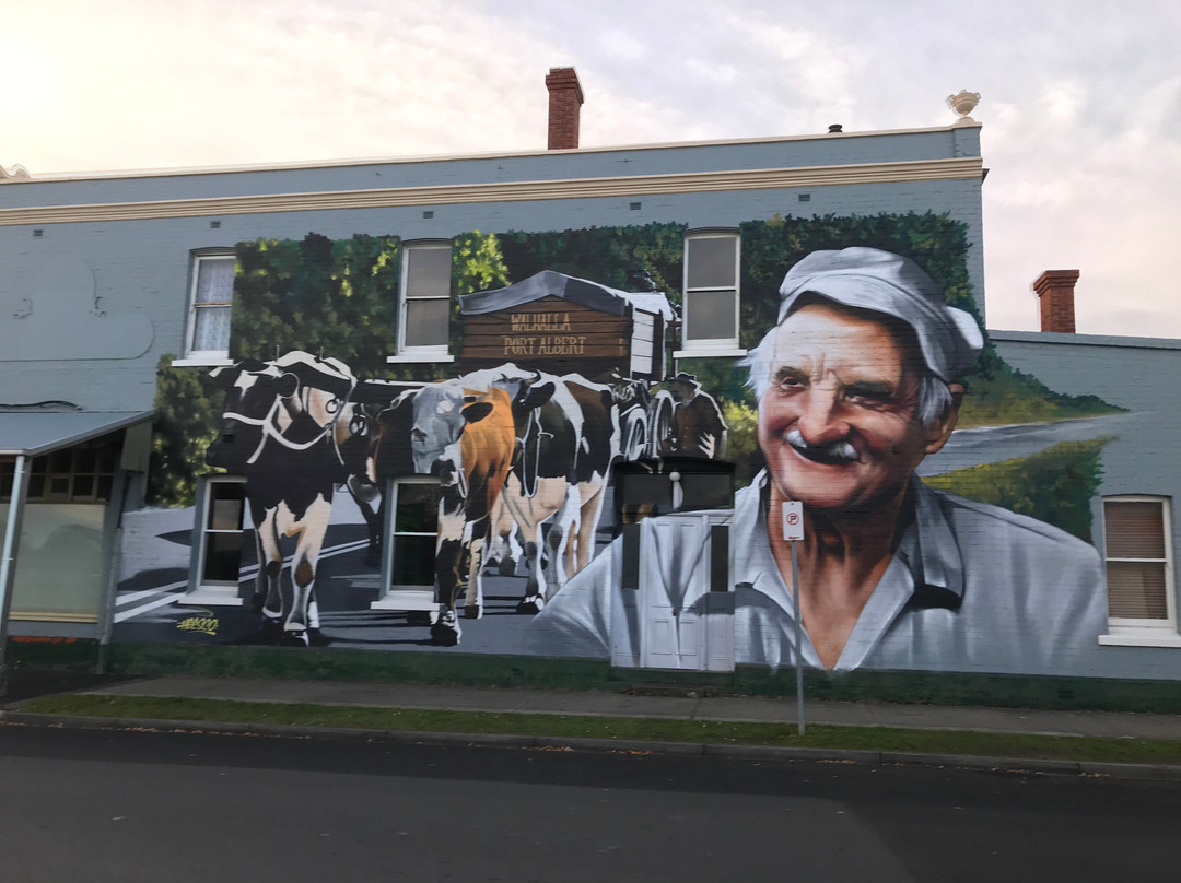 Heesco's Murals-Yarram必去景点