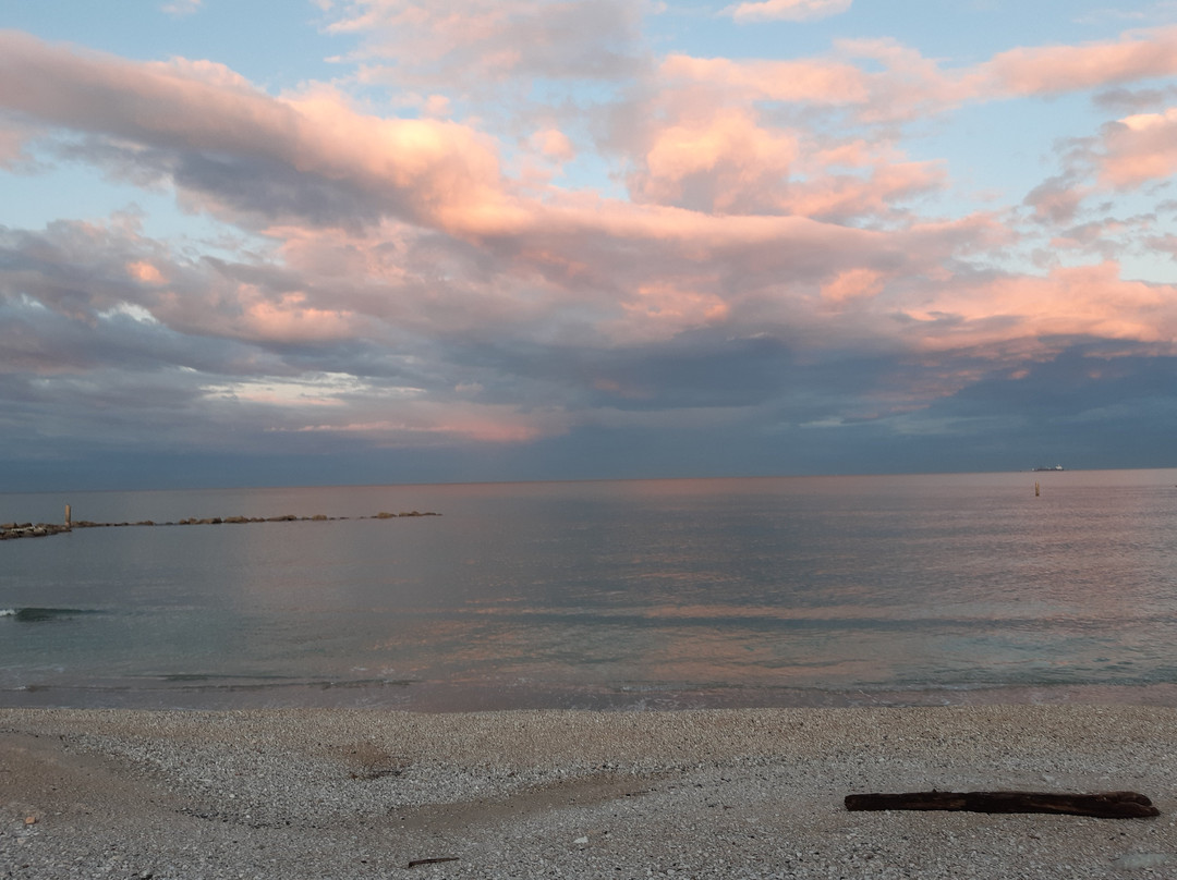 Spiaggia di Montemarciano景点图片