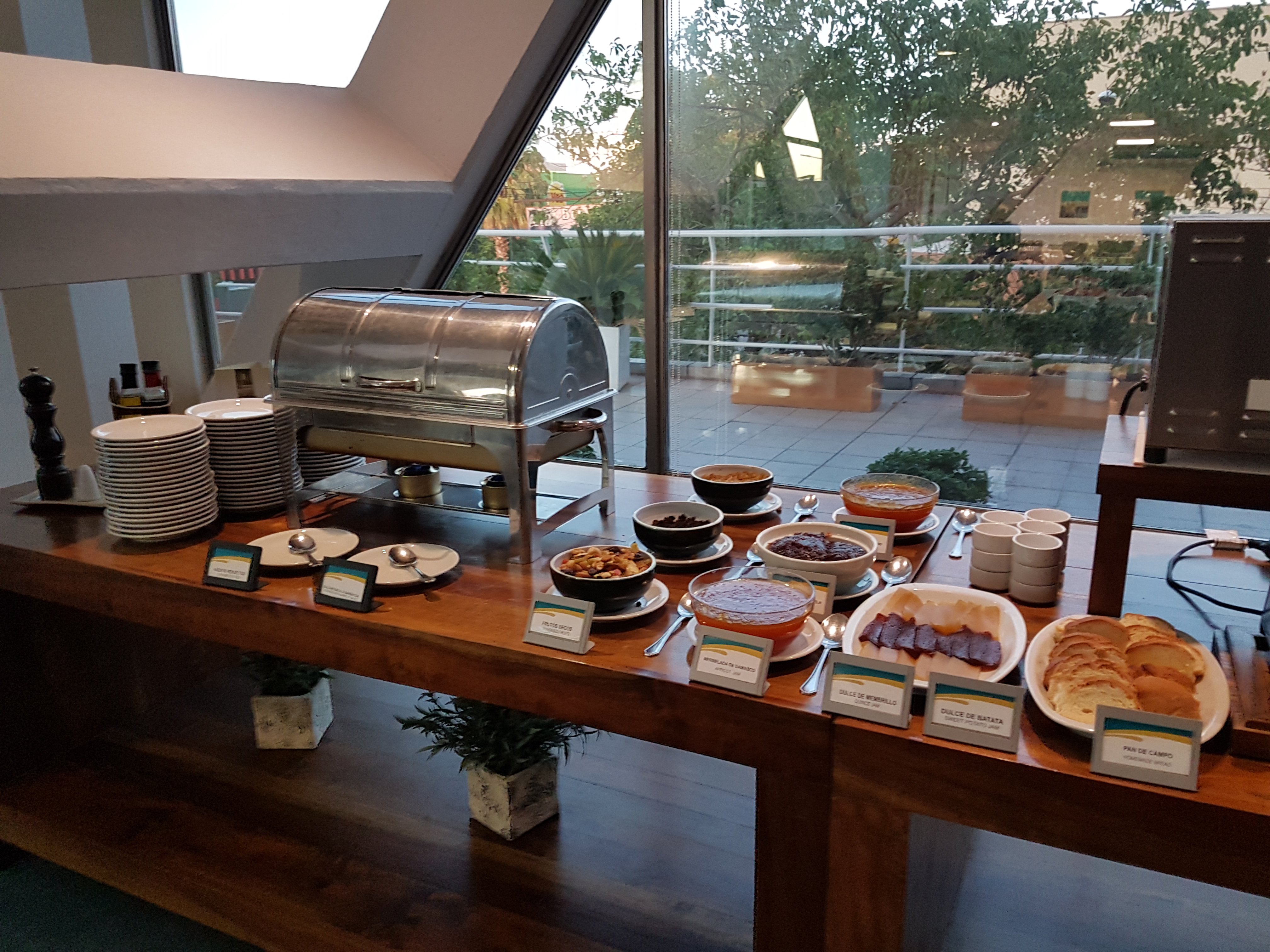 Hotel Tower Inn & Suites-餐饮