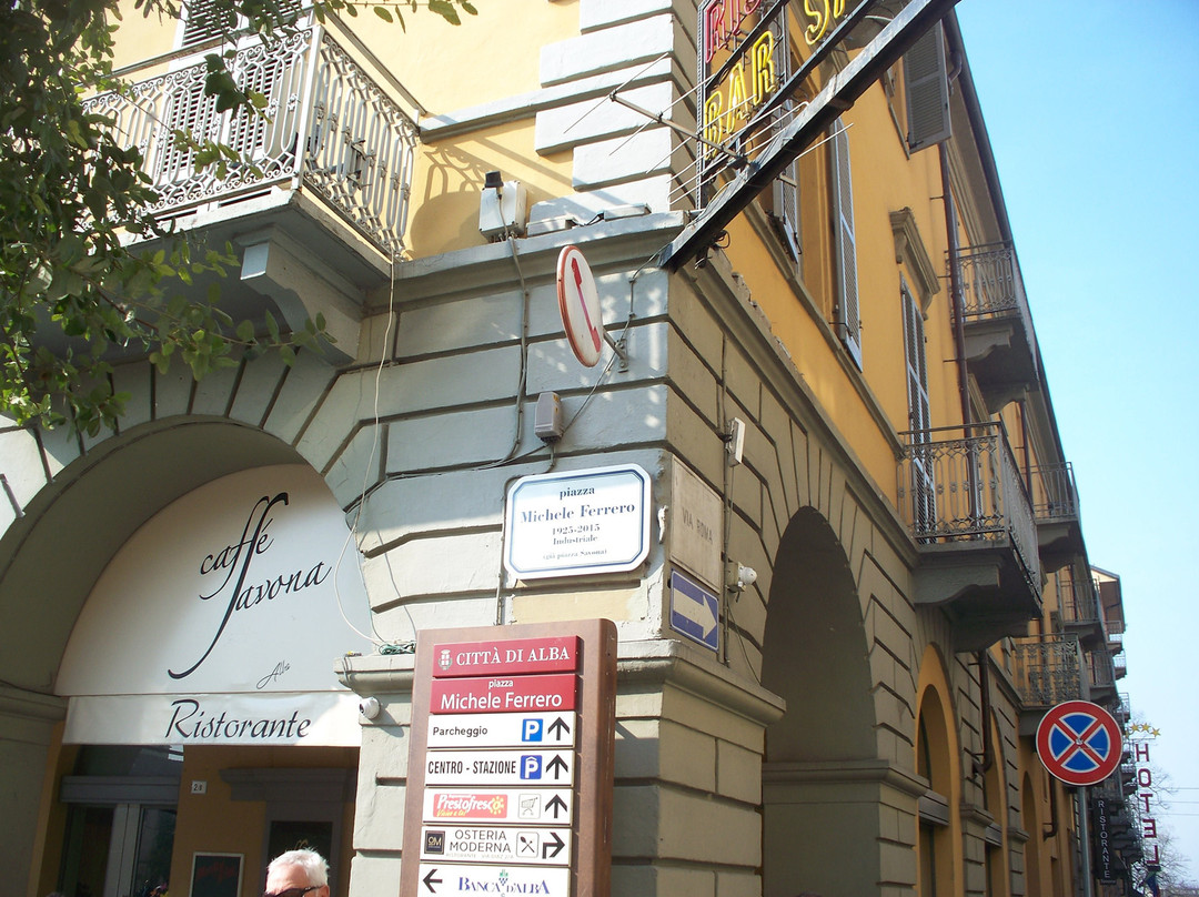 Piazza Michele Ferrero景点图片