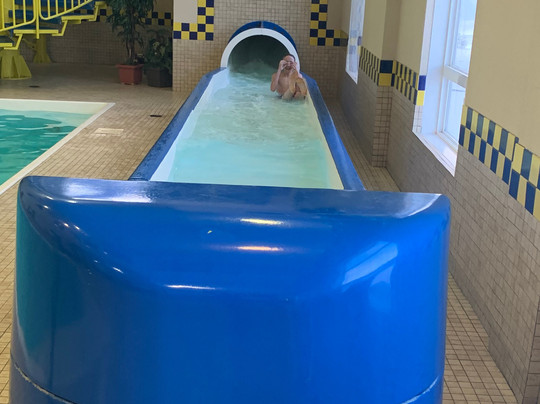 Redwood Inn & Suites主图