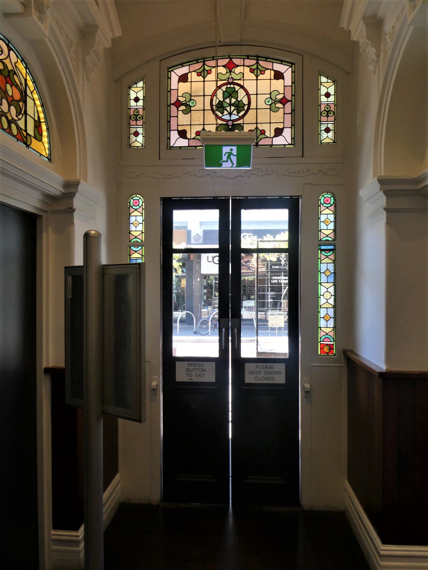 The National Hotel-浴室