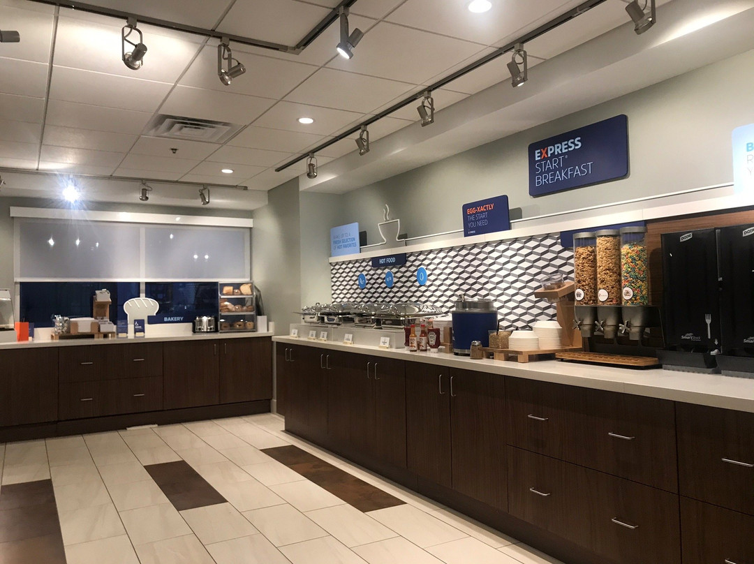 Holiday Inn Express & Suites Des Moines Downtown By IHG