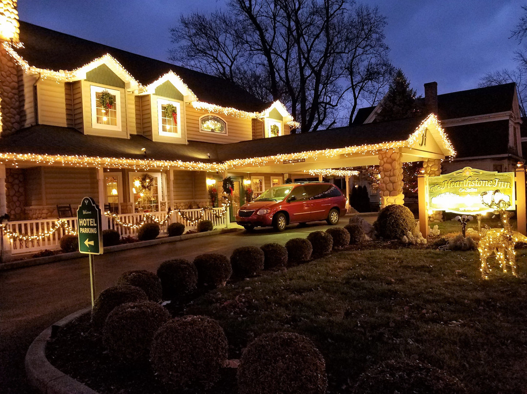 Hearthstone Inn & Suites主图