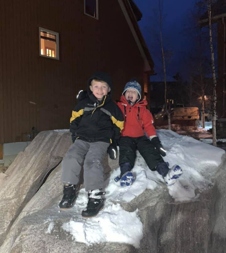 暗岭度假酒店主图