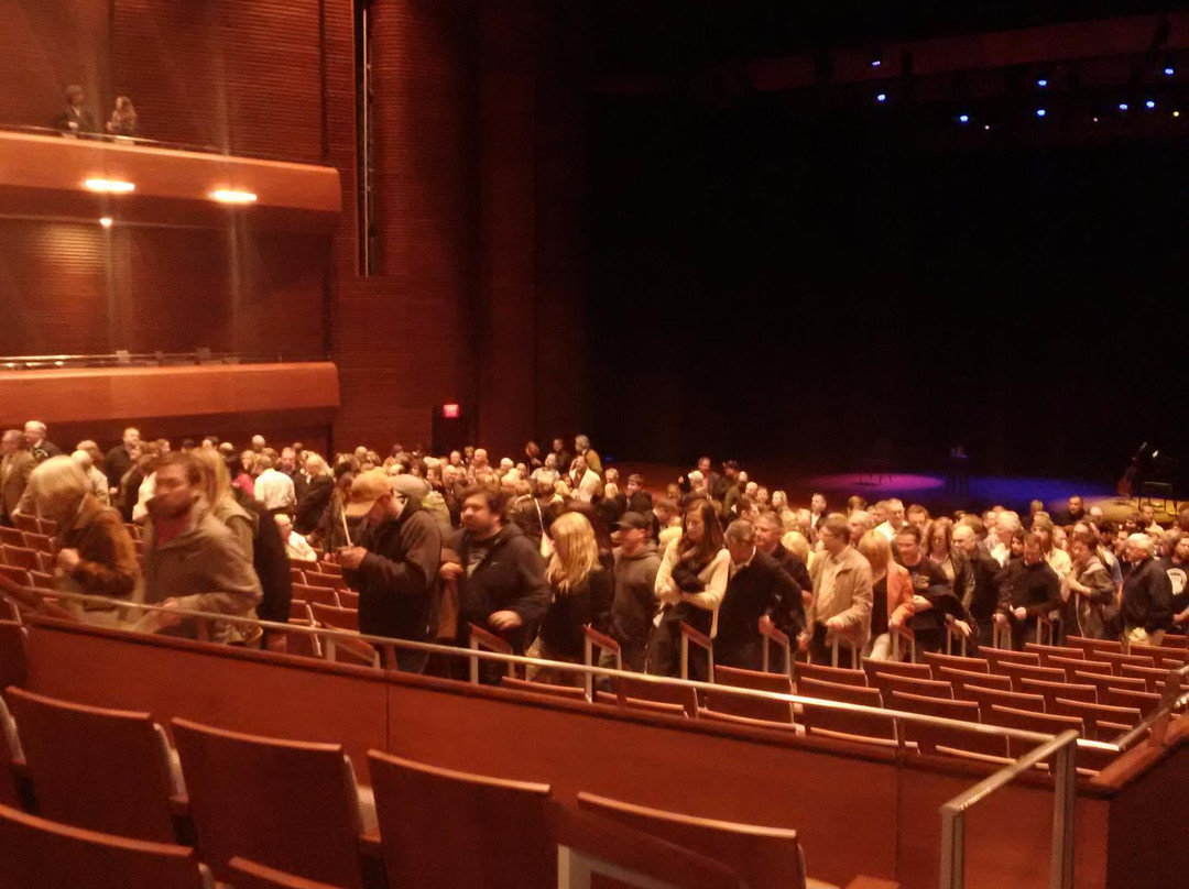 FirstOntario Performing Arts Centre-圣凯瑟琳斯必去景点