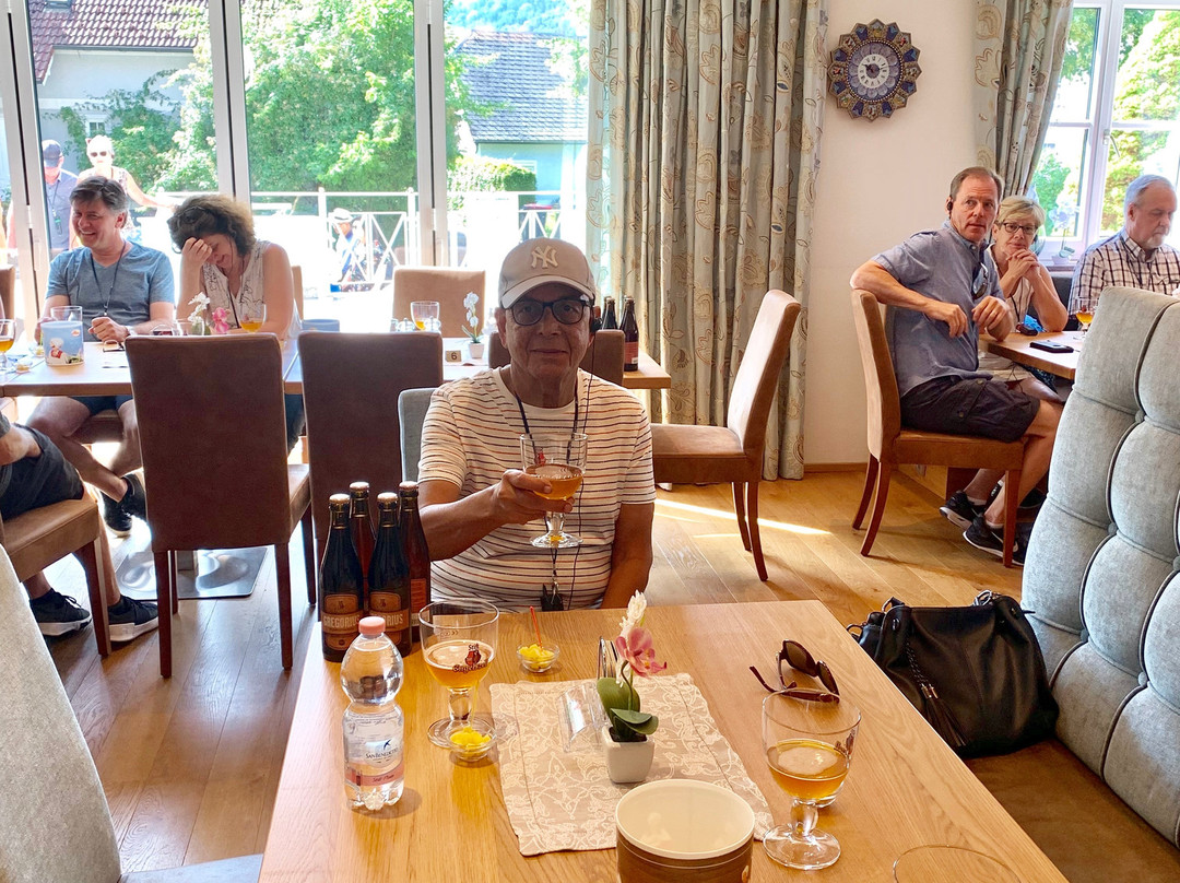 Goldenes Schiff Hotel-Mietparkplätze主图