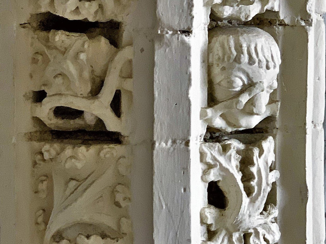 Eglise Notre-Dame de Chasseignes-Mouterre-Silly必去景点