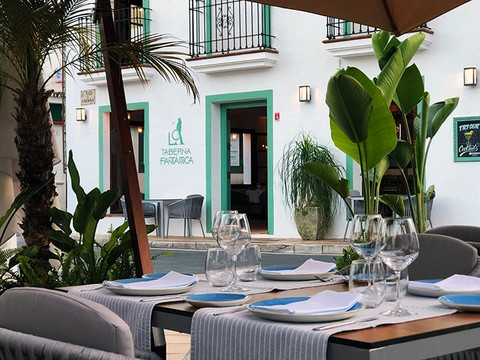 La Taberna Fantástica