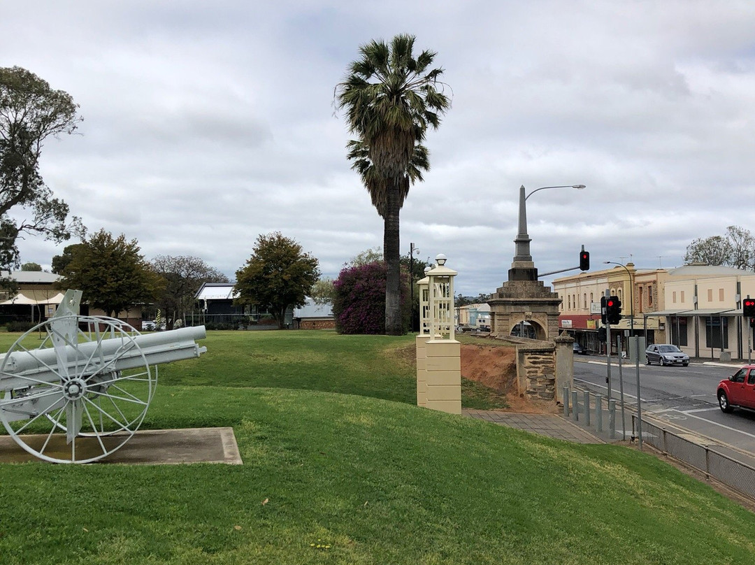 John Mckinlay Monument-Gawler必去景点