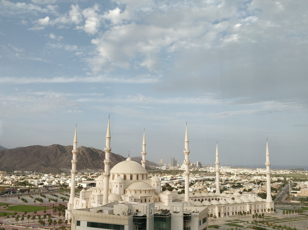 富查伊拉湾星期天主图