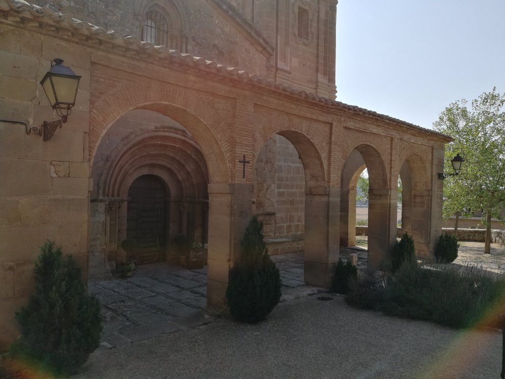 Iglesia Romanica de San Andres-Villamayor de Monjardin必去景点