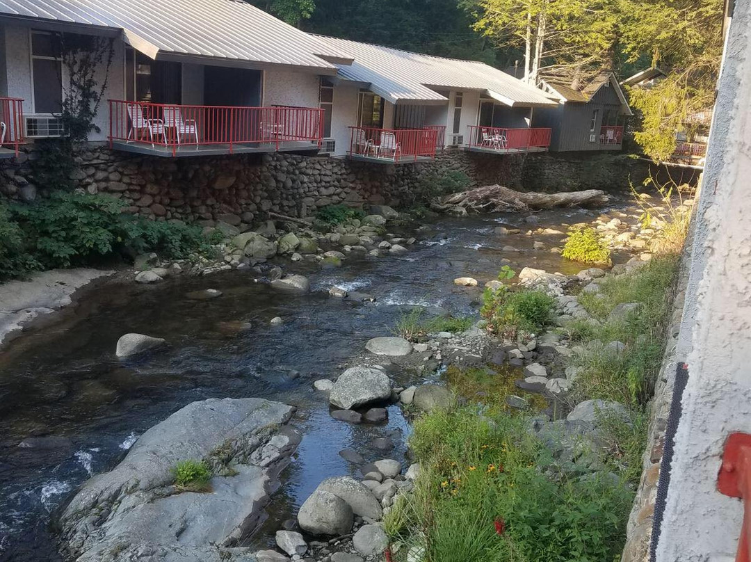 Zoder's Inn & Suites主图