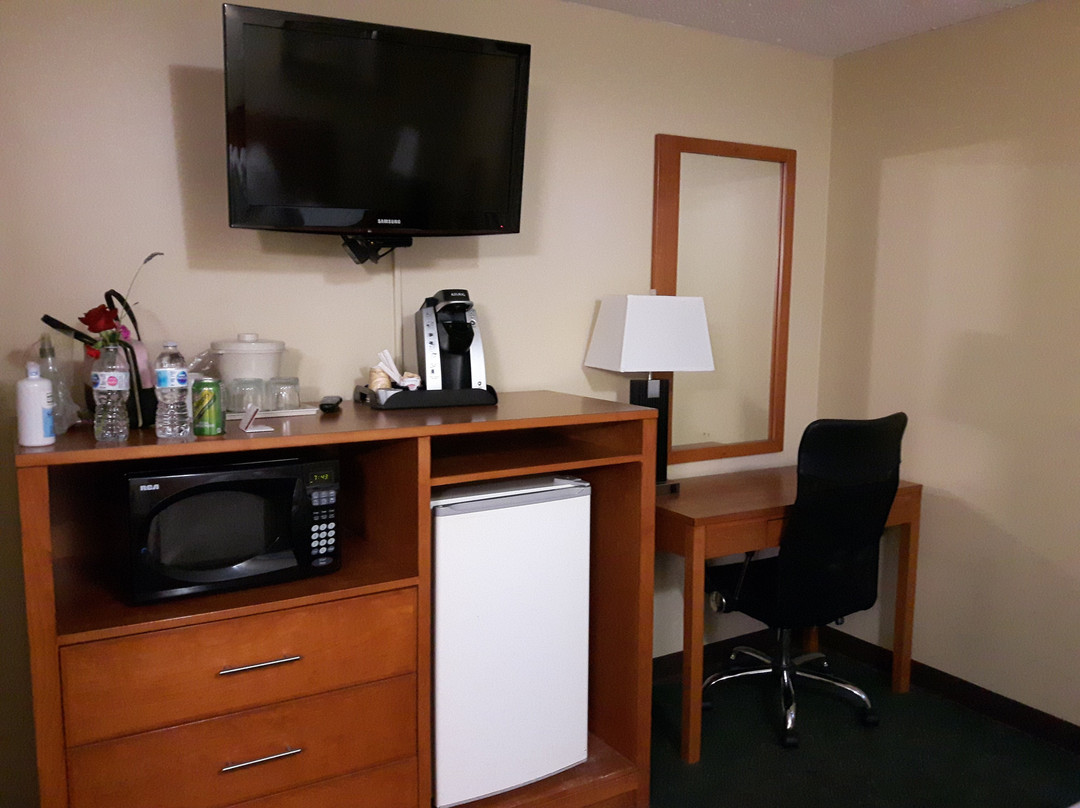 Econo Lodge Inn & Suites主图