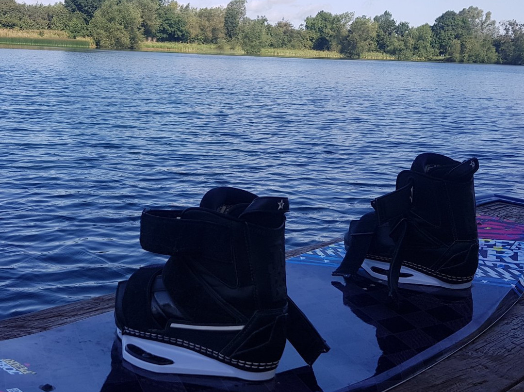 4 Lakes Waterski School-斯温顿必去景点