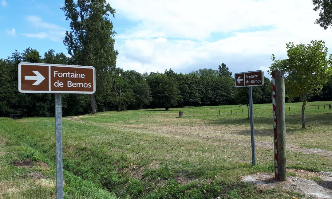 Fontaine de Bernos-Saint-Laurent-Medoc必去景点