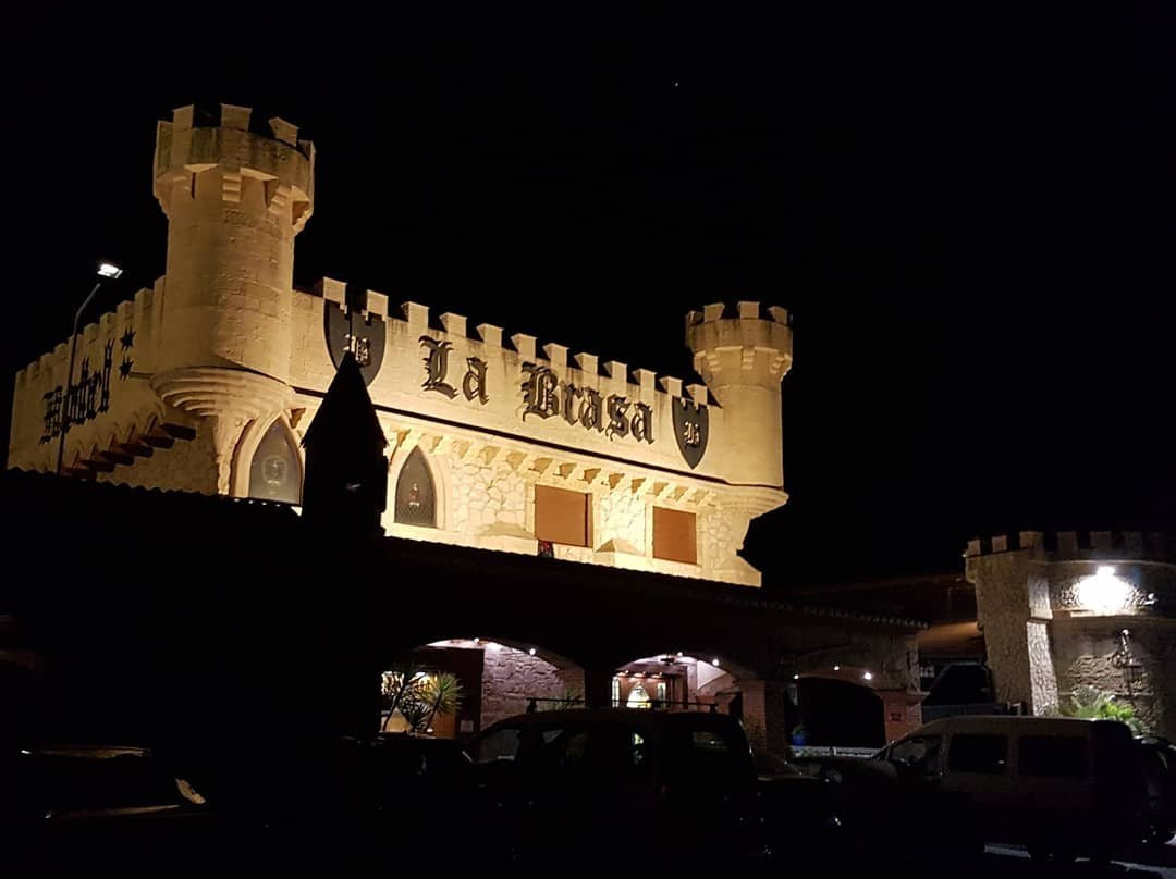 Hotel La Brasa主图