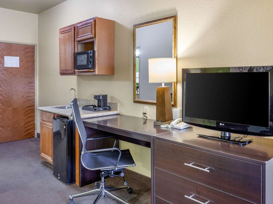 Sleep Inn & Suites Hewitt - South Waco主图