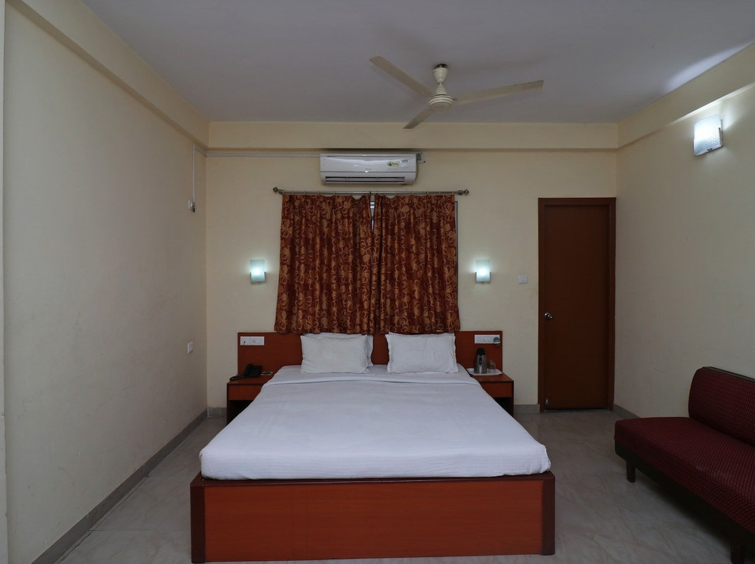 SPOT ON 36099 United-21 Beach View主图